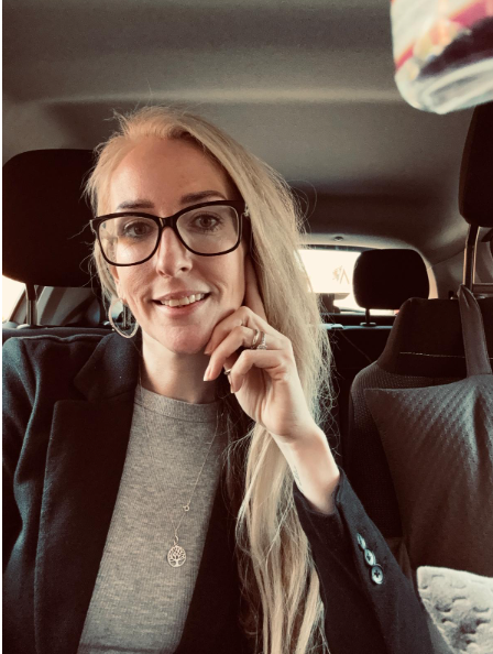 The Connector - Louise in her car, ready to connect businesses with trusted professionals